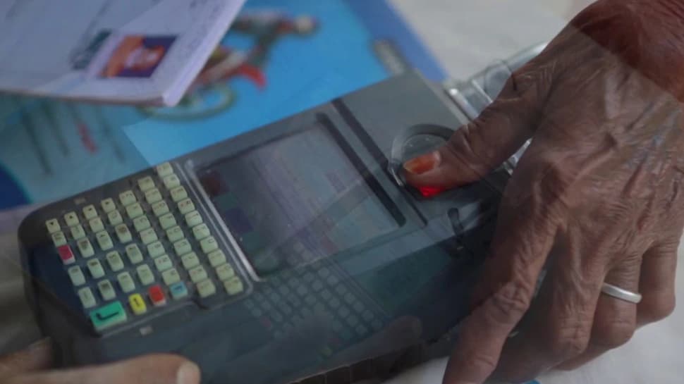 Coronavirus in Bihar : राशन के लिए मशीन पर अंगूठा लगाने से डर रहे लोग