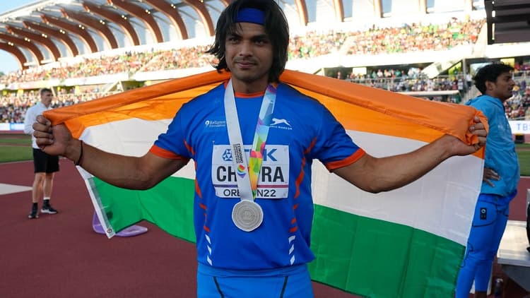 Jharkhand: स्वास्थ्य अनुबंधकर्मी के हड़ताल पर जाने से डॉक्टर कर रहे नर्सिंग का काम, अस्पतालों में पसरा सन्नाटा