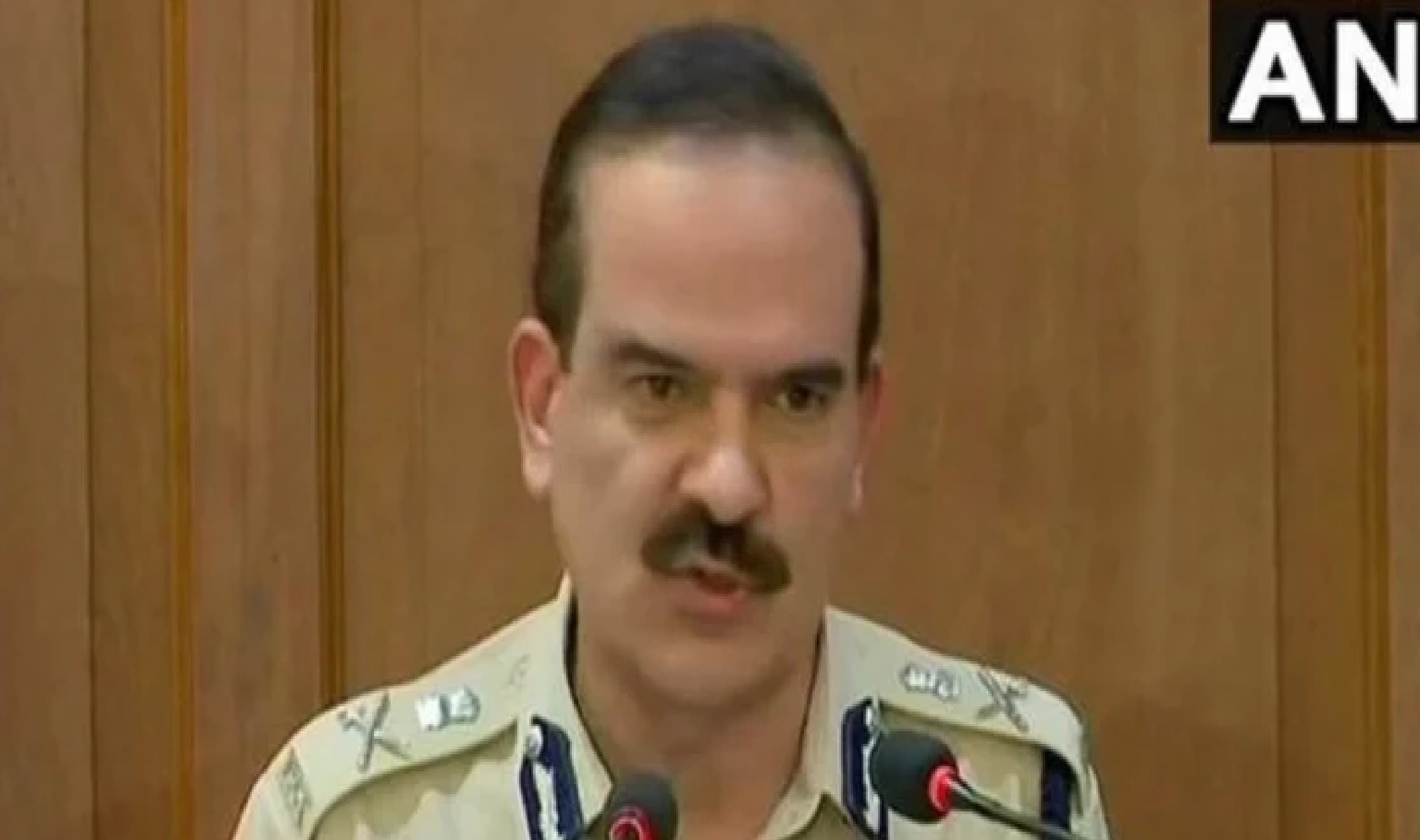 सचिन वाजे को महाराष्ट्र के गृहमंत्री ने दिया था 100 करोड़ वसूलने का टारगेट, मुंबई के पूर्व कमिश्नर का सनसनीखेज दावा