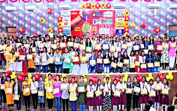 प्रभात खबर प्रतिभा सम्मान : विद्यार्थियों का बढ़ा हौसला, कहा- संघर्ष से जीवन में आया बदलाव