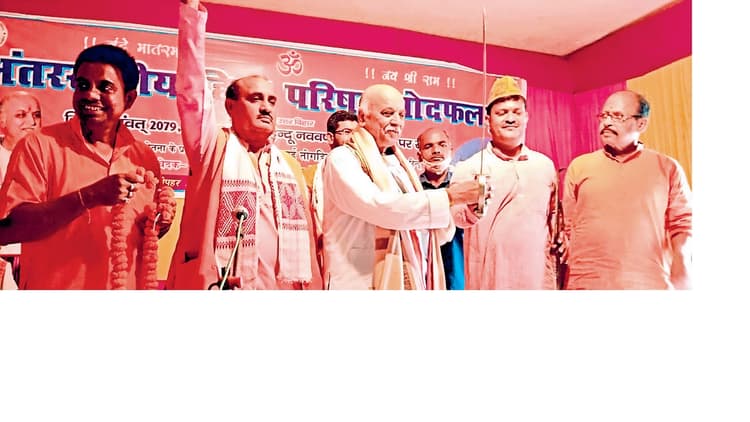 पाकिस्तान को हमारी सेना कच्चा खा जाएगी, 2 बच्चों से ज्यादा पैदा करने का नहीं मिले अधिकार-प्रवीण तोगड़िया