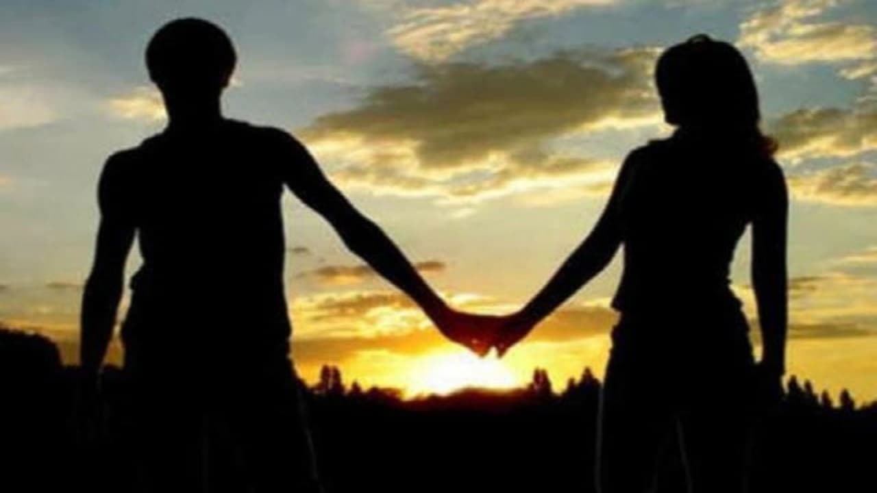 बिहार: प्रेमी को घर से लेकर भागी नाबालिग छात्रा, रेलवे स्टेशन पर पकड़ी गयी तो बतायी ये वजह