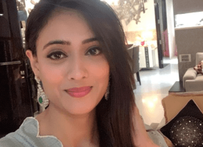 श्वेता तिवारी को बॉडी फिट टॉप में देखकर फैंस हुए दीवाने, 'प्रेरणा' का ये लुक सोशल मीडिया पर वायरल