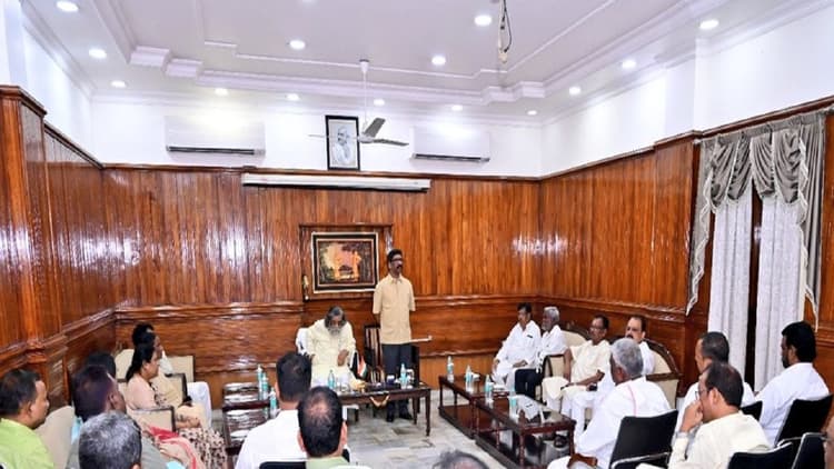 Presidential Election: राष्ट्रपति चुनाव में निर्णय लेने के लिए शिबू सोरेन अधिकृत, JMM की बैठक में हुआ तय