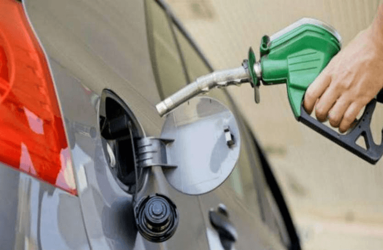 पेट्रोल, डीजल के दाम 83 दिन बाद 60 पैसे महंगे हुए