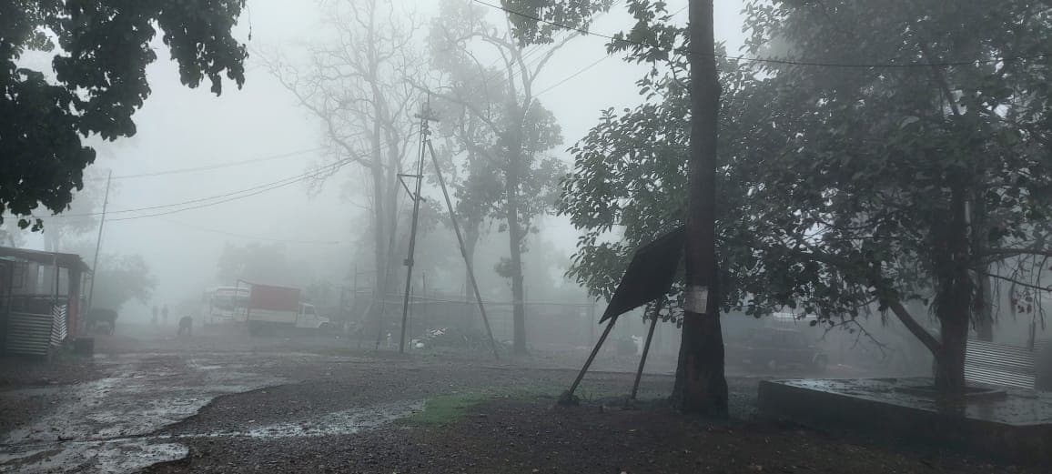 Jharkhand Weather Forecast : झारखंड के पश्चिमी सिंहभूम में मूसलाधार बारिश, चल रही हैं तेज हवाएं, रांची समेत इन जिलों में बारिश के साथ वज्रपात की आशंका
