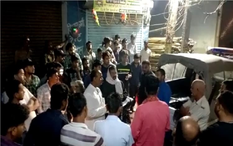 Patna News : रामकृष्णा नगर में आपसी वर्चस्व में दो गुटों में गोलीबारी, एक महिला और युवक को लगी गोली