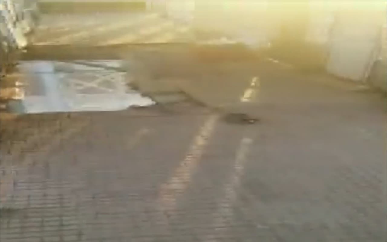 महाराष्ट्र के चंद्रपुर में फुटओवर ब्रिज गिरा, घायलों में कई की हालत नाजुक, रेलवे ने किया मुआवजे का ऐलान