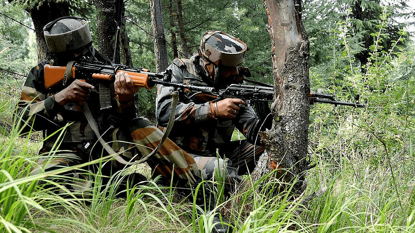 सुरक्षाबलों को मिली सफलता, नक्सलियों की सूचना पर छापा राइफल व विस्फोटक बरामद