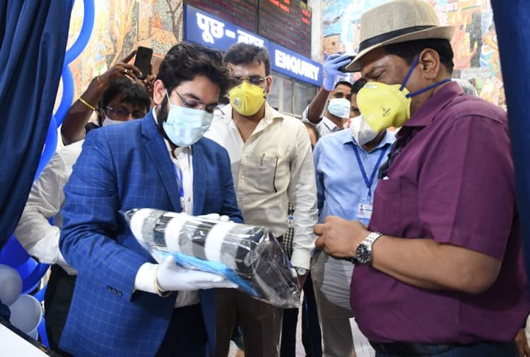 रेलवे की नयी पहल, पटना जंक्शन पर 250रु. में खरीद सकेंगे चादर, मास्क, कंबल व तकिया