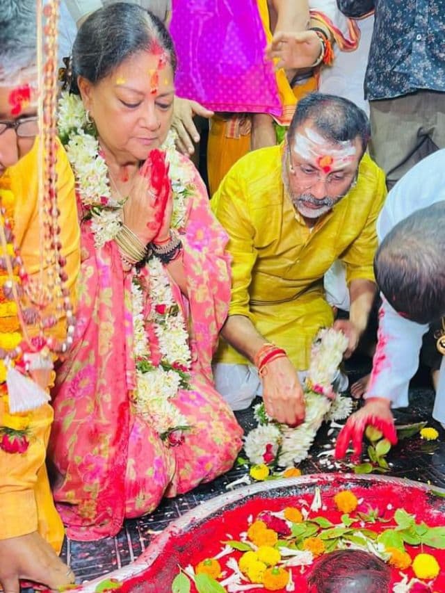 देवघर में बाबा बैद्यनाथ की भक्ति में लीन हुईं राजस्थान की पूर्व सीएम वसुंधरा राजे