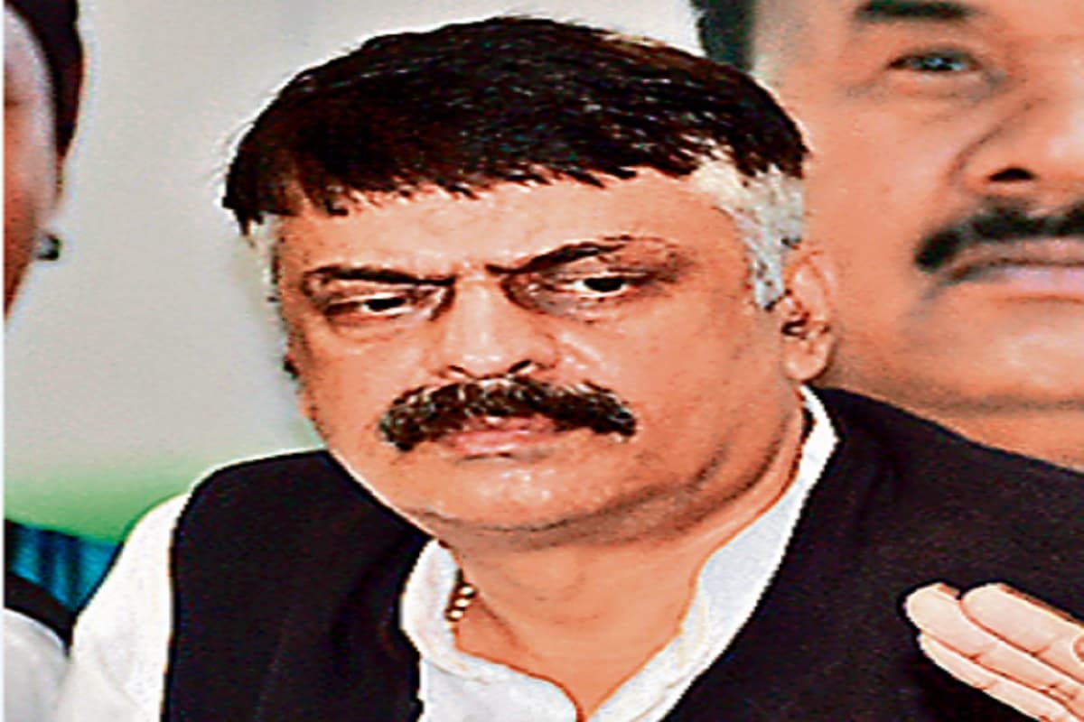 अंदरूनी कलह से अब तक उबर नहीं सकी कांग्रेस, अध्यक्ष के खिलाफ ही हुई बगावत