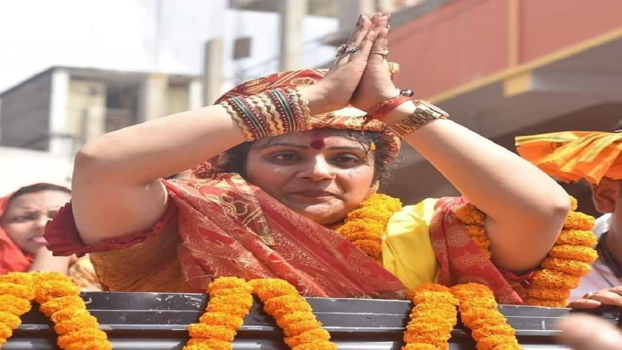 Bihar: छपरा मेयर राखी गुप्ता की बढ़ेगी मुश्किलें? दो से अधिक बच्चे के मामले में मिला नोटिस, जांच का आदेश जारी!