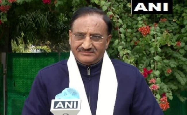 CBSE Board Exams 2021 Update : जानिए कब जारी होगी डेटशीट, Online परीक्षा को लेकर शिक्षा मंत्री ने कही बड़ी बात