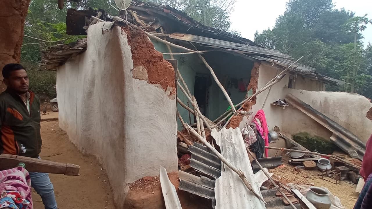 झारखंड के रामगढ़ में जारी है गजराज का आतंक, 4 दशक में 60 लोगों की ले ली जान, सुरक्षा के क्या हैं इंतजाम झारखंड के रामगढ़ में जारी है गजराज का आतंक, 4 दशक में 60 लोगों की ले ली जान, सुरक्षा के क्या हैं इंतजाम