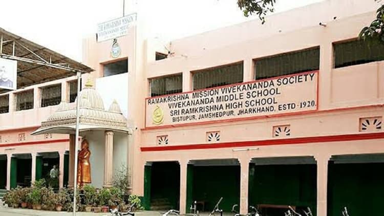 JAC 10th Result 2022: झोला लेकर घर-घर कुर्सी बनाने वाले के पुत्र अभिजीत शर्मा बने झारखंड के मैट्रिक टॉपर