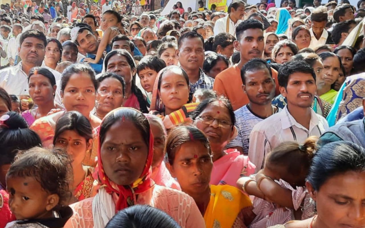 राममय हुआ सिमडेगा का रामरेखा धाम, माघ पूर्णिमा पर उमड़ी श्रद्धालुओं की भीड़