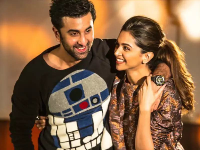 इस तसवीर में Ranbir Kapoor और Deepika Padukone दिखे स्टाइलिश अंदाज में, वायरल हो रही पुरानी Photo