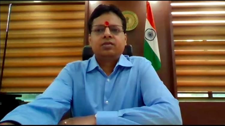 Sarvajan Pension Yojana : 15 दिनों तक मिशन मोड में कार्य करें अधिकारी, समीक्षा बैठक ने DC ने दिए निर्देश