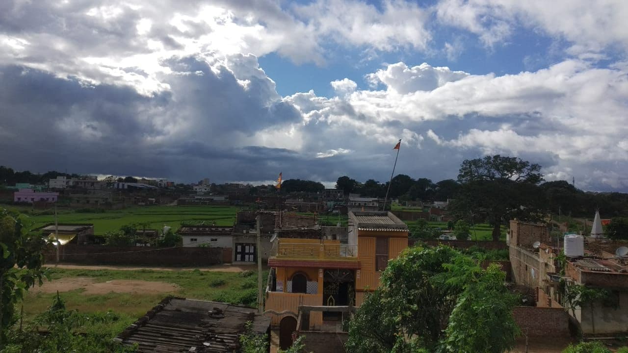 Jharkhand Weather Forecast: झारखंड में मौसम का मिजाज बदलने से भीषण गर्मी से राहत, 13 मई तक होगी बारिश Jharkhand Weather Forecast: झारखंड में मौसम का मिजाज बदलने से भीषण गर्मी से राहत, 13 मई तक होगी बारिश