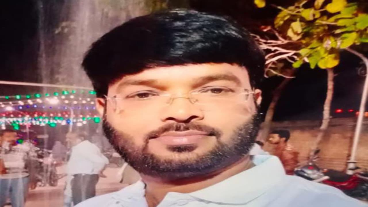 झारखंड के झरिया में अपराधियों ने टायर शोरूम संचालक की गोली मारकर की हत्या, जांच में जुटी पुलिस झारखंड के झरिया में अपराधियों ने टायर शोरूम संचालक की गोली मारकर की हत्या, जांच में जुटी पुलिस