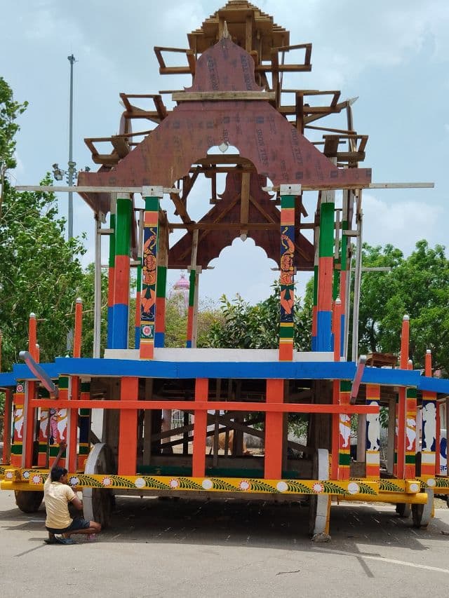 रांची के जगन्नाथपुर में रथयात्रा की तैयारी पूरी, मौसीबाड़ी के सामने लें ब्रेक डांस झूला का आनंद
