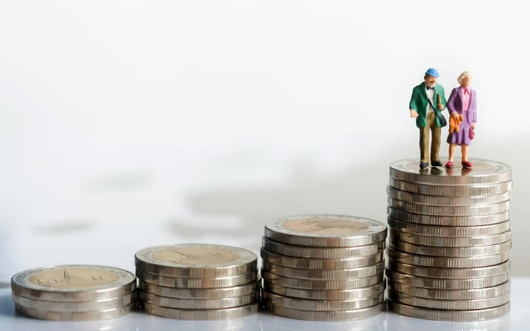 Retirement Schemes: रिटायरमेंट बाद ये 5 स्कीम बनेंगी आपके बुढ़ापे की लाठी, जानिए पूरी डिटेल