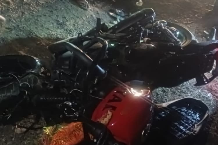 झारखंड: बर्थडे पार्टी मनाकर घर लौट रहे तीन युवकों की सड़क हादसे में मौत, पसरा मातम