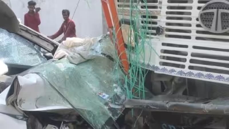 Road Accident: यूपी में हादसों का सोमवार, देवरिया और बांदा में वाहनों की टक्कर में 9 लोगों की मौत, छह घायल