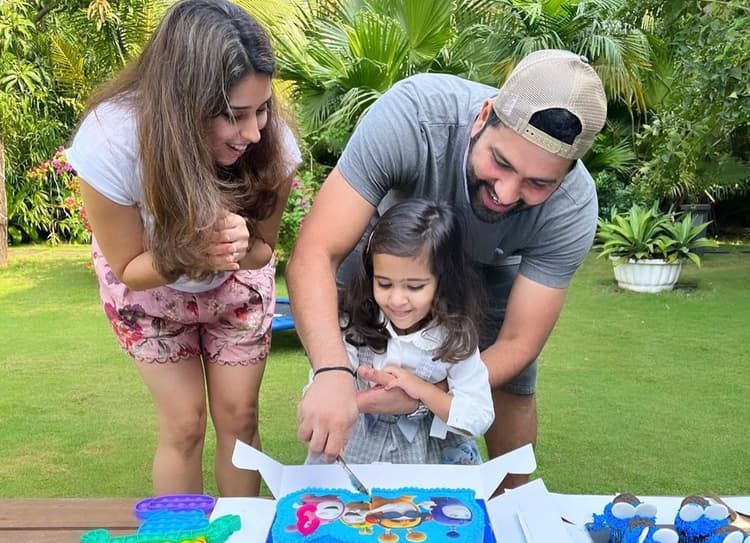 Rohit Sharma Birthday: रोहित शर्मा की पत्नी रीतिका ने कुछ इस अंदाज में किया बर्थडे विश, आप भी देखें