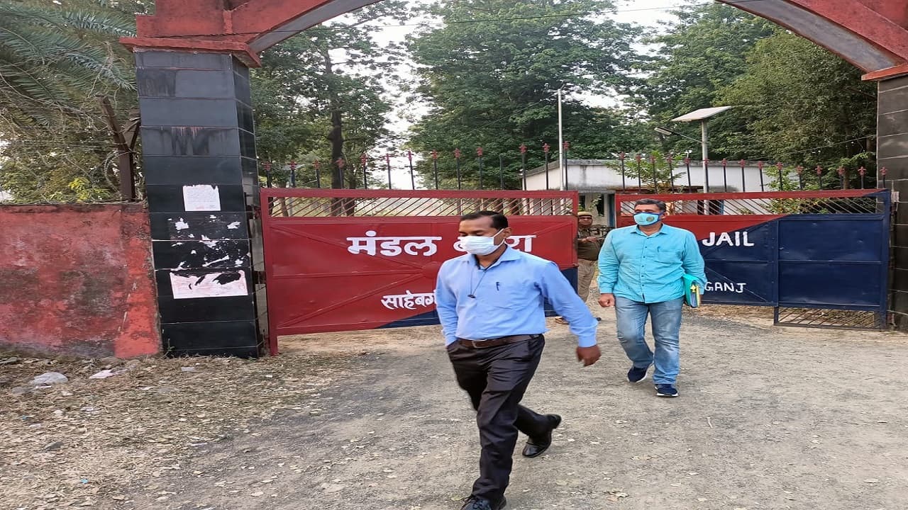 Jharkhand News : रूपा तिर्की केस की गुत्थी सुलझाने जेल पहुंची CBI, शिव कुमार कनौजिया से की लंबी पूछताछ Jharkhand News : रूपा तिर्की केस की गुत्थी सुलझाने जेल पहुंची CBI, शिव कुमार कनौजिया से की लंबी पूछताछ