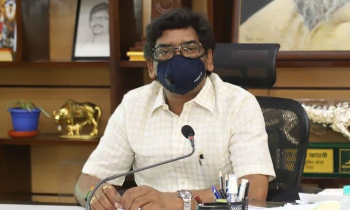 कोरोना आपदा के बीच CM हेमंत सोरेन ने रिटायर होने वाले डॉक्टरों को दिया सेवा विस्तार का तोहफा, डॉक्टरों की कमी से जूझ रहा झारखंड कोरोना से ऐसे लड़ेगा जंग