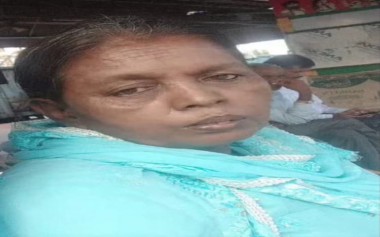 Crime News: झारखंड के धनबाद में बाइक सवार अपराधियों ने महिला को मारी गोली, अस्पताल में चल रहा इलाज