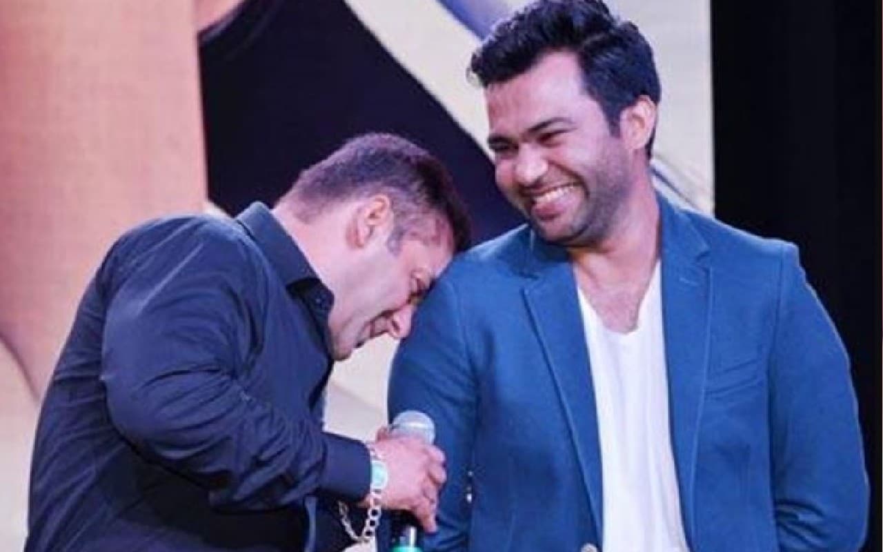 Tiger 3: सलमान खान की फिल्म का निर्देशन क्यों नहीं कर रहे हैं अली अब्बास जफर, डायरेक्टर ने किया खुलासा Tiger 3: सलमान खान की फिल्म का निर्देशन क्यों नहीं कर रहे हैं अली अब्बास जफर, डायरेक्टर ने किया खुलासा