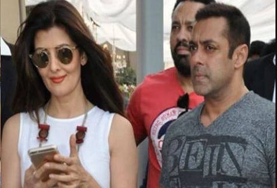 सलमान की एक्स गर्लफ्रेंड संगीता बिजलानी ने फिर खींचा ध्यान, सुपरस्टार की मॉम की तसवीर पर किया ऐसा कमेंट