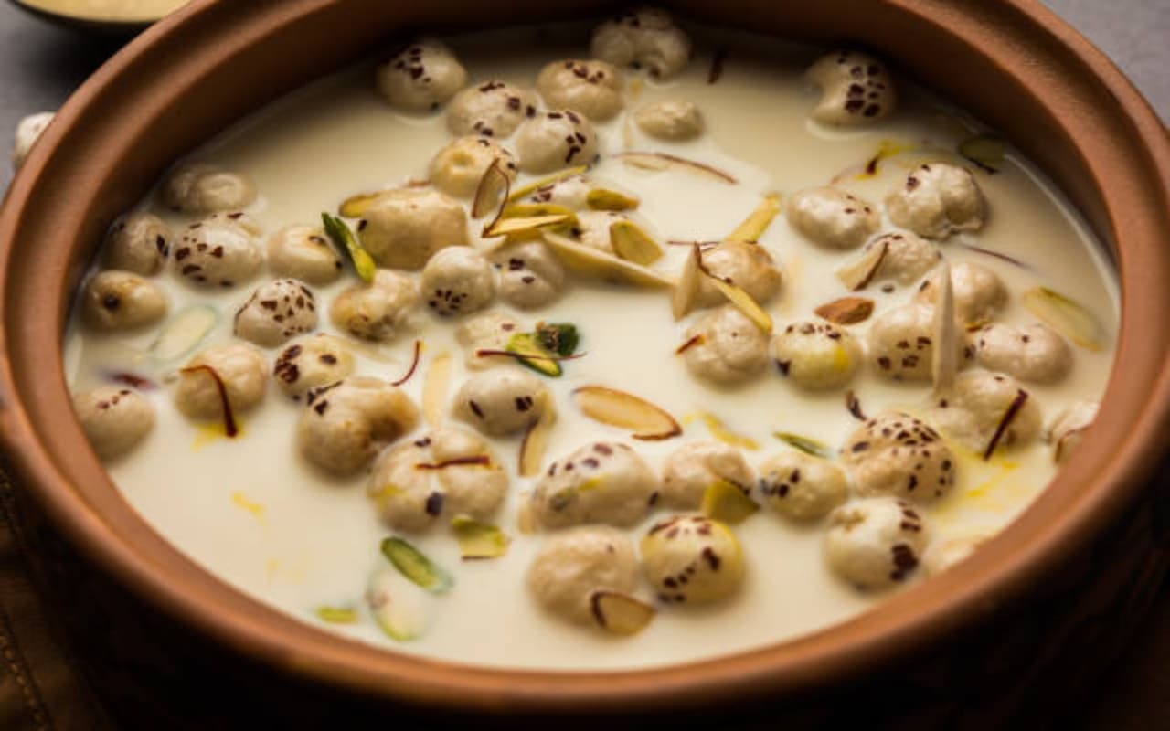 Shardiya Navratri 2023: व्रत में बनाइये मखाना की खीर, पोषण प्लस स्वाद के लिए जानिए आसान रेसिपी