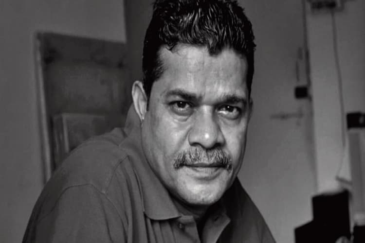 संजय चौहान की विदाई के मायने