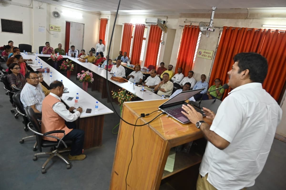 राजभवन के विश्वविद्यालय निरीक्षक संजीव राय ने रांची यूनिवर्सिटी का किया निरीक्षण, बेहतरी के दिए सुझाव