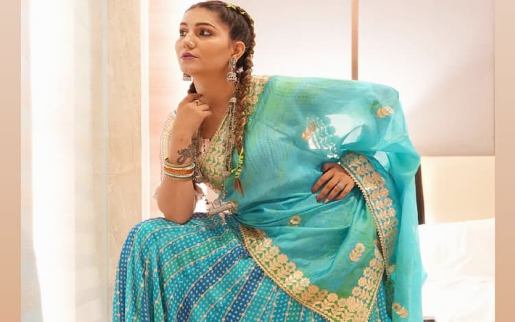 Sapna Choudhary: गरबा खेलने के लिए तैयार हैं सपना चौधरी, फैंस को भाया देसी क्वीन का ये लुक