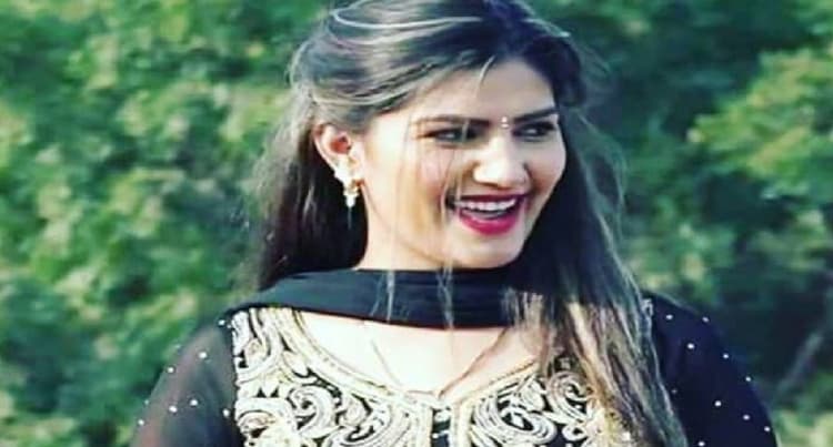 Sapna Choudhary Video: सपना चौधरी ने 'अंखियों से गोली मारे' गाने पर किया जबरदस्त डांस', वीडियो वायरल