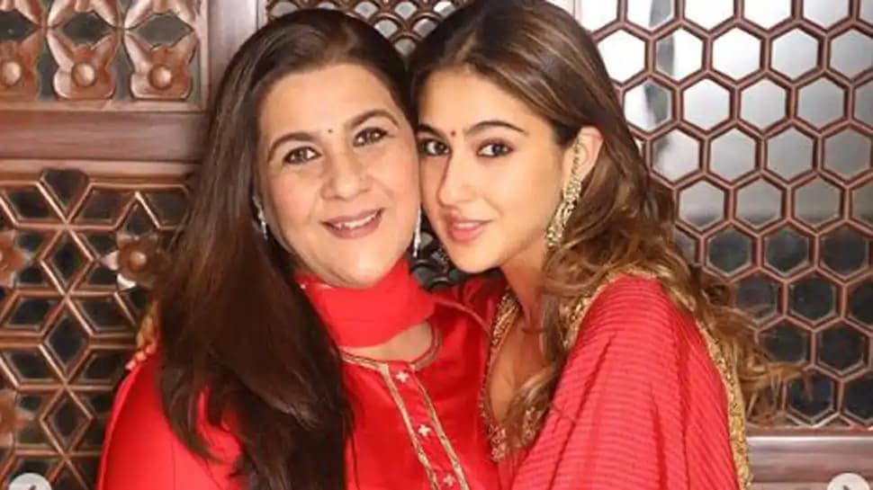 Amrita Singh Birthday : सारा अली खान को चाहिए ऐसा पति जो मां अमृता सिंह के साथ ही पूरी लाइफ रहे, जानिए ऐसा क्यों…. Amrita Singh Birthday : सारा अली खान को चाहिए ऐसा पति जो मां अमृता सिंह के साथ ही पूरी लाइफ रहे, जानिए ऐसा क्यों….