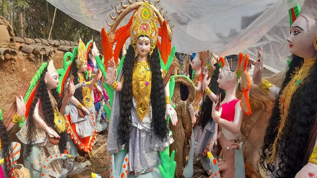 Basant Panchami 2022: झारखंड में सरस्वती पूजा कल, कोरोना व महंगाई के बीच मूर्तिकारों की क्या है पीड़ा Basant Panchami 2022: झारखंड में सरस्वती पूजा कल, कोरोना व महंगाई के बीच मूर्तिकारों की क्या है पीड़ा