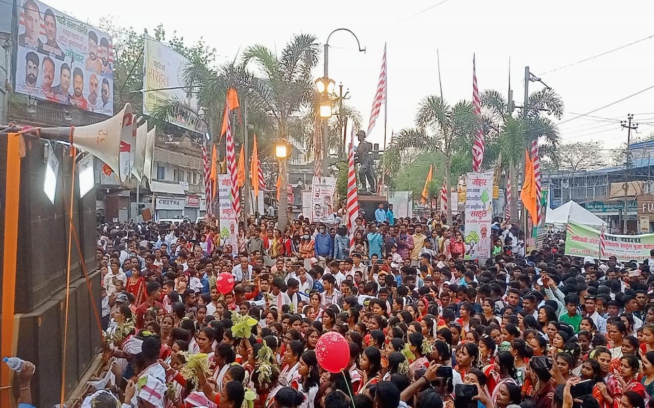 PHOTOS: सरहुल के रंग में रंगी रांची, पारंपरिक वेशभूषे में लोकसभा पहुंचे सांसद संजय सेठ