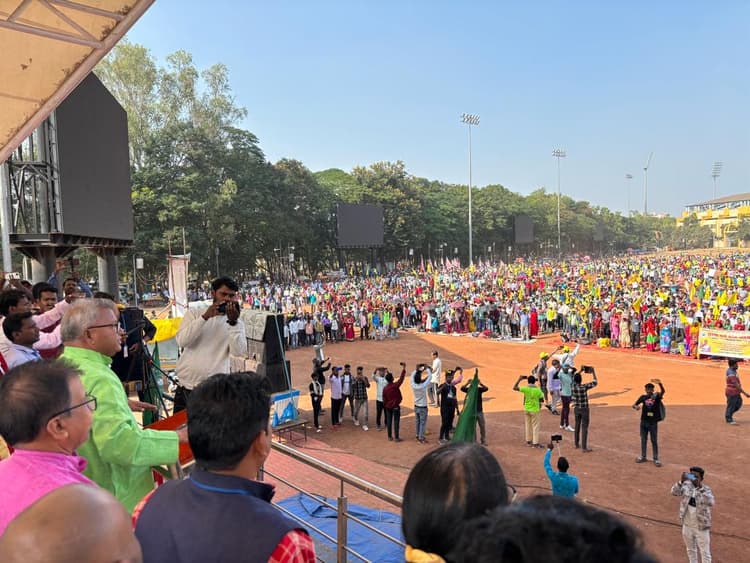 रांची में सेंगेल की जनसभा में बोले सालखन मुर्मू- जो सरना धर्म कोड देगा, उसी को वोट देंगे आदिवासी