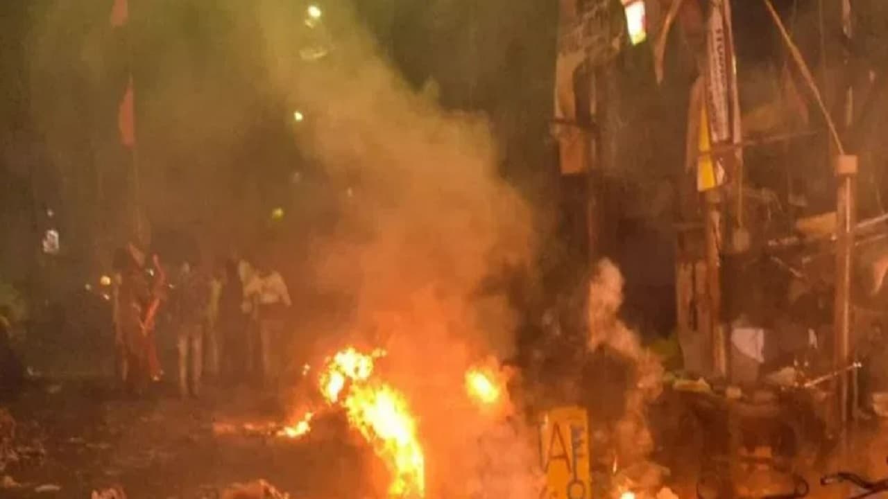 बिहार: सासाराम में कर्बला में आगजनी, फायर ब्रिगेड की टीम ने पाया काबू, आग लगने के कारण का पुलिस कर रही जांच बिहार: सासाराम में कर्बला में आगजनी, फायर ब्रिगेड की टीम ने पाया काबू, आग लगने के कारण का पुलिस कर रही जांच