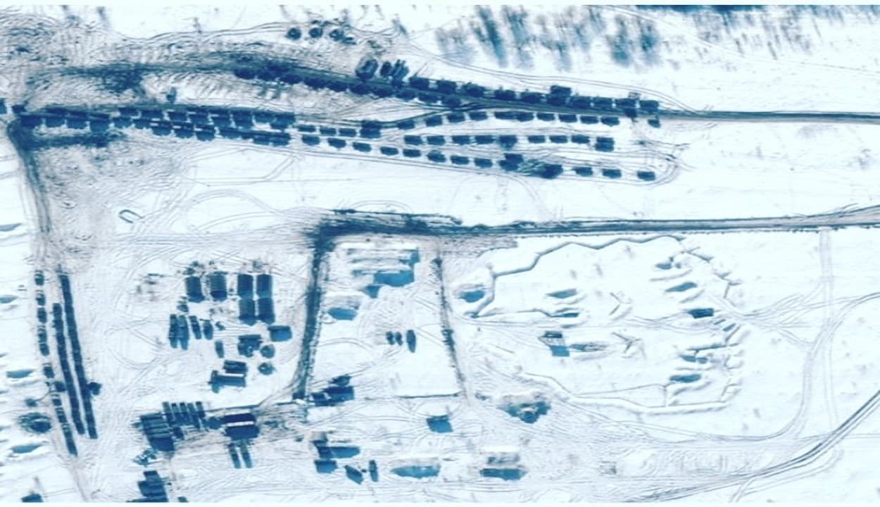 यूक्रेन की सीमाओं को घेर रहे हैं रूस के सैनिक, तोप किए गए तैनात! सैटेलाइट की तस्वीरों के आधार पर दावा