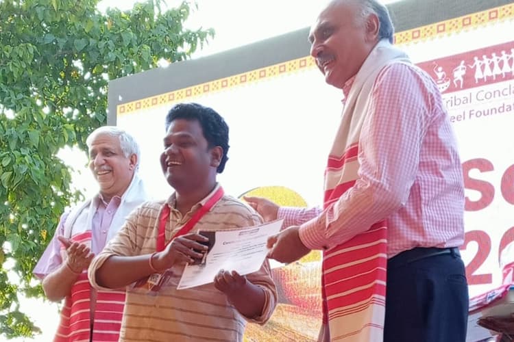 झारखंड:टाटा स्टील फाउंडेशन नेशनल फिल्म कॉम्पिटिशन में जादूगोड़ा को पहला पुरस्कार, फिल्मकार सतीश मुंडा सम्मानित