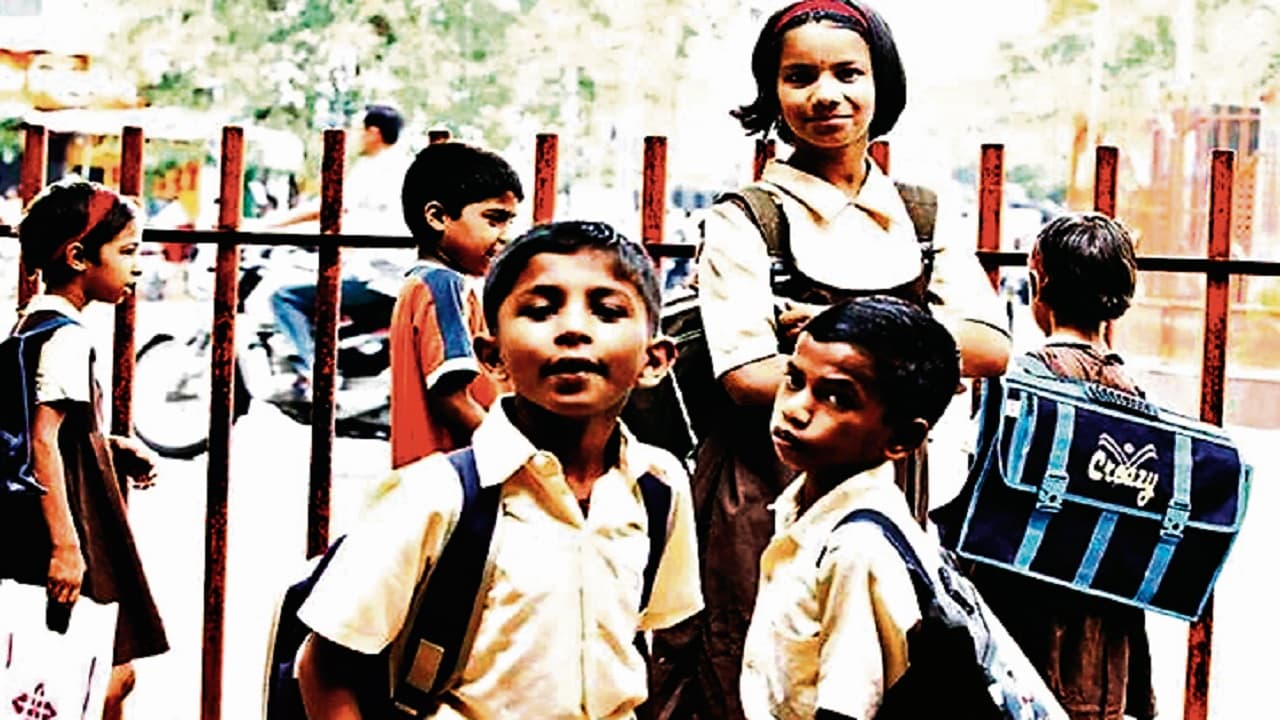 धनबाद के सरकारी स्कूलों का हाल : कक्षा 6 से 8वीं तक के 50% बच्चे भाग देना नहीं जानते, आंकड़े हैं चौकाने वाले