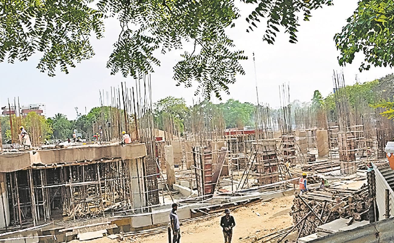 पटना कलेक्ट्रेट में हेरिटेज के रूप में संरक्षित होंगे डच काल के आठ पिलर, अगले साल जून तक निर्माण होगा पूरा