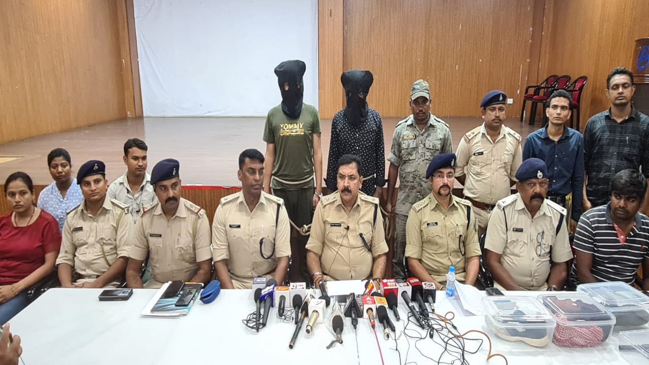 कन्हैया सिंह हत्याकांड मामले में मृतक की बेटी सहित 4 गिरफ्तार, हथियार भी बरामद, पुलिस ने किया खुलासा